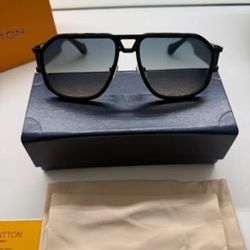 Louis Vuitton Attitude Pilot