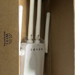 AC1200 Dual-Band WiFi Repeater / Range Extender – 1200Mbps High-Speed Internet Booster