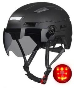 Newish condition
ILM size s/m
Helmet with Visor,
a Rechargeable front & back different changing light settings and a USB wire.
