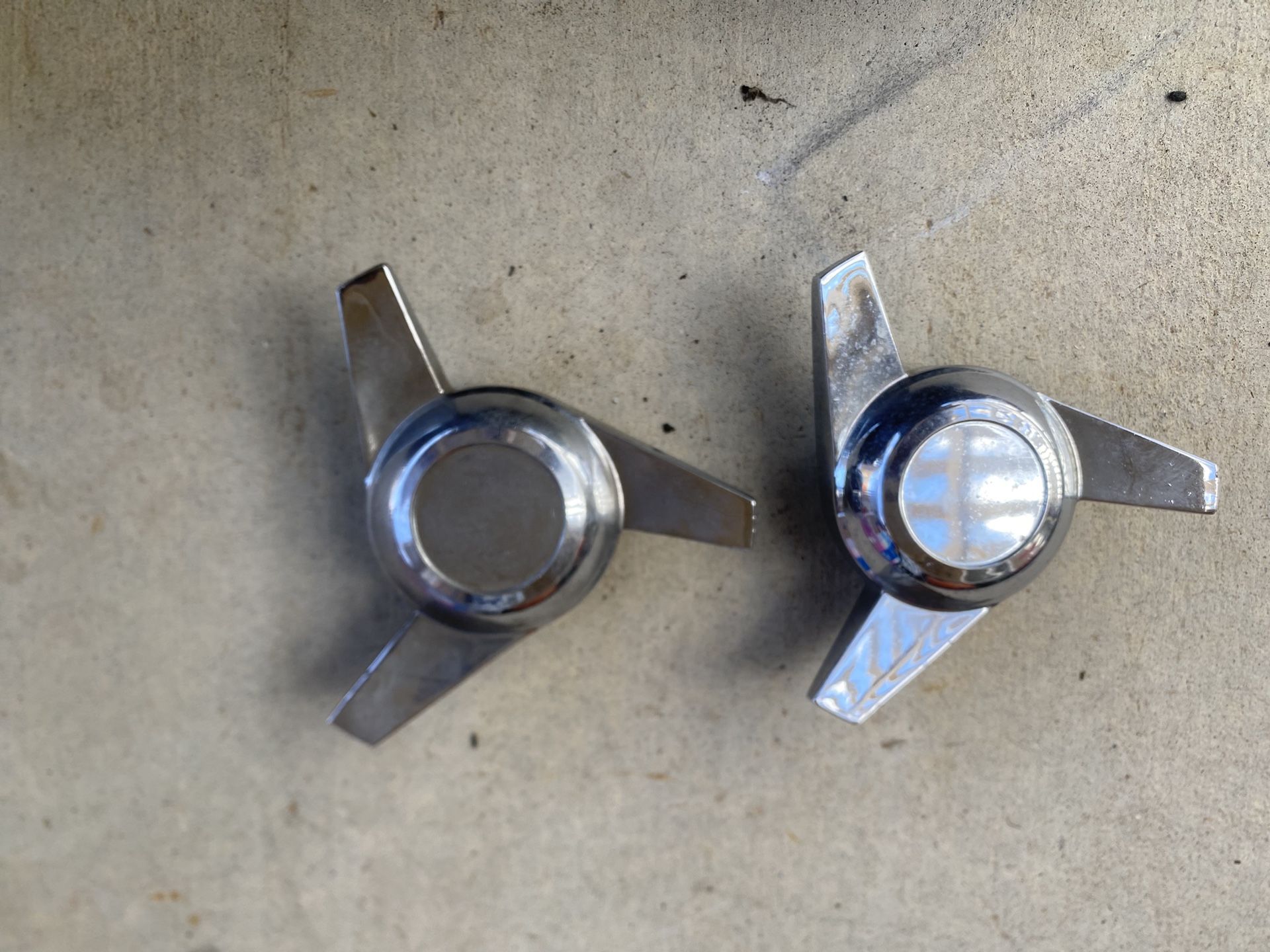vw Early 3 Prong Spinner Caps 