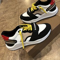 BURBERRY  SHOES 