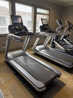 Precor 835 Treadmill with P80 Console BIG DISCOUNT!