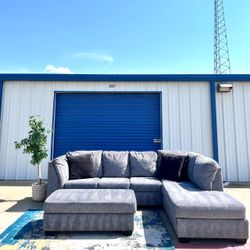FREE Delivery 🚚 |  Gray Sectional Ottoman Set