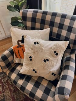 Wholesale Lot: 173 NEW Halloween Pillow Sets - Resellers/Boutiques