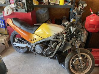 1987 Yamaha FZ700 Rare!