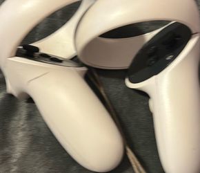 Meta Quest VR Headset and Controllers