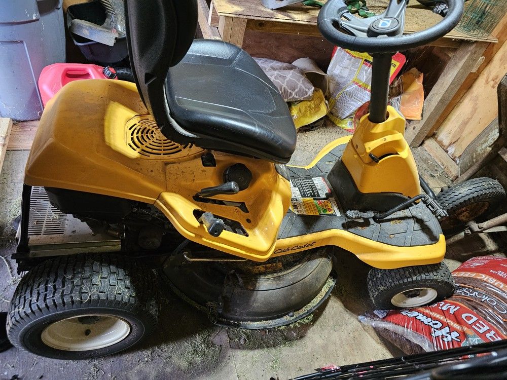 Cub Cadet Riding Lawnmower