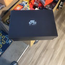 NIKE AIR FORCE 1 LIMITED EDITION 