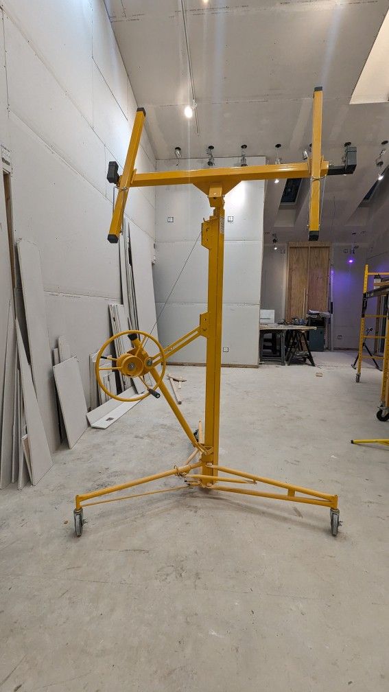 16 Foot Drywall Jack Hoist Lifter - Only Lightly Used