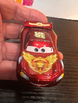 DISNEY PIXAR PISTON CUP LIGHTNING MCQUEEN 1.55 DIECAST CAR
