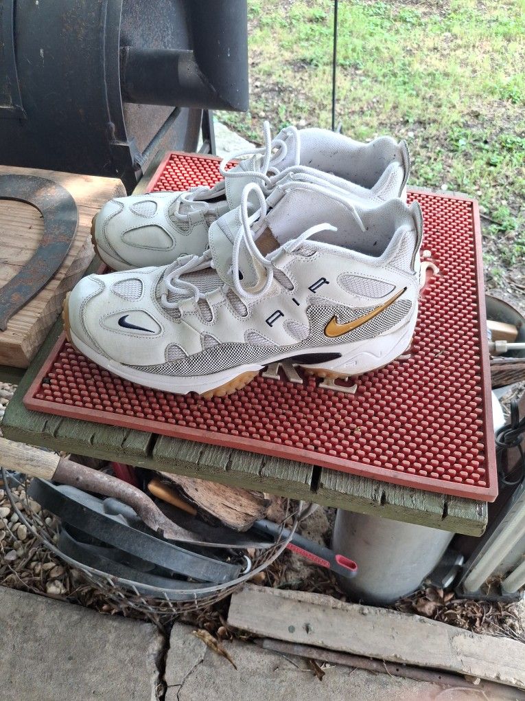 Nike Tennis Shoes