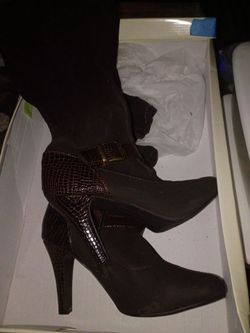 Brown boots size 10