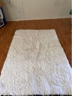 Dark Gray and White Shag Area Rug – Like New
