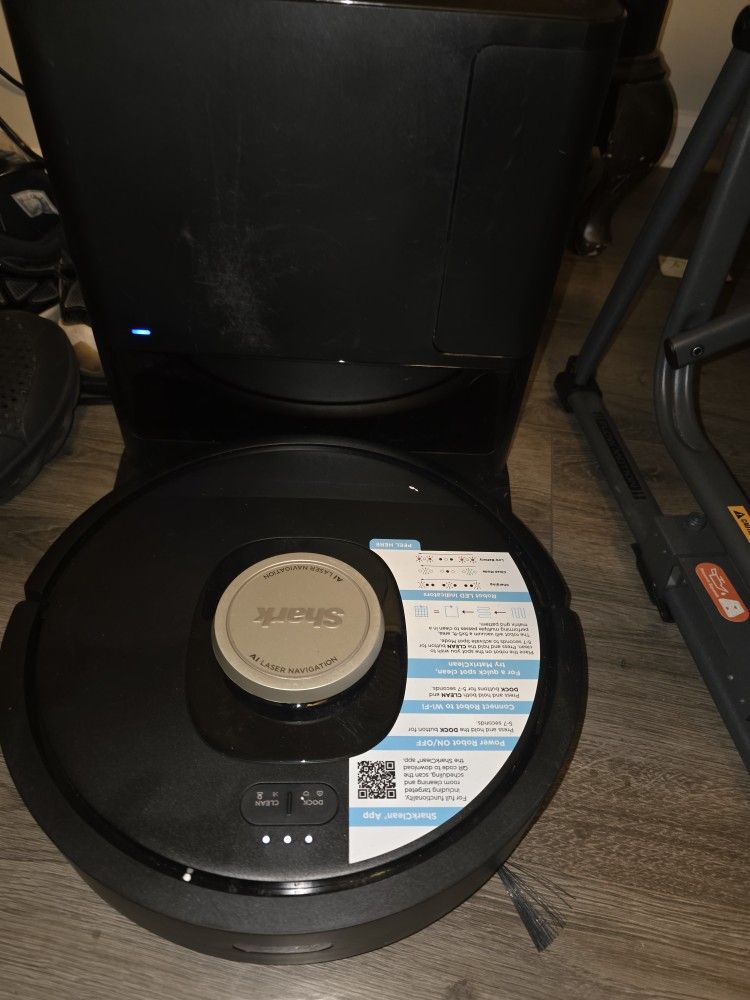 Shark AI Laser Robot Vacuum w/ Self-Emptying Base – Tested Only, Minor Scratches