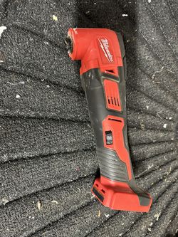 Milwaukee Multi Tool And Flashlight