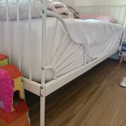 Twin Bed 