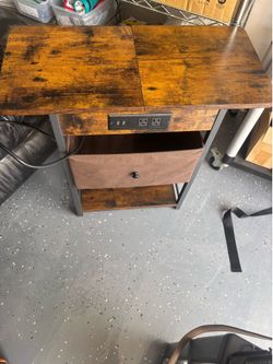 Resting charging wooden table