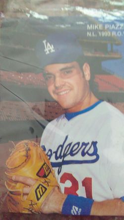 Mike Piazza catching number 31 rookie card