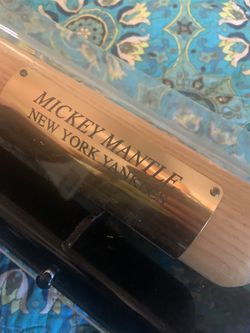 Limited Edition Mickey Mantle Hall Of Fame Baseball Bat