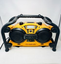 DeWalt DC011 Portable Jobsite Worksite Stereo Boombox AM FM Radio Speaker