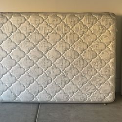 Queen mattress & box spring