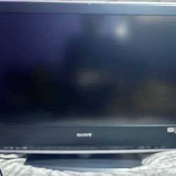  Sony Bravia LCD Television KDL-32S2010 32" 720p HD not A Smart TV