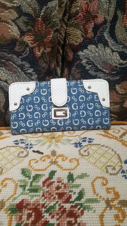 GUESS/Blue & White Wallet