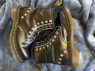 Dr. (Doc) Martens - Men’s Size 7