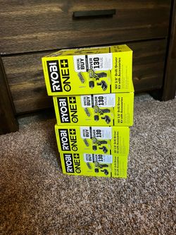 Ryobi Power Driver/drill with acessories