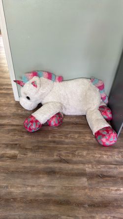 Giant unicorn