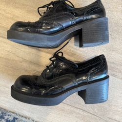 9 &CO PATENT LEATHER LOAFERS 