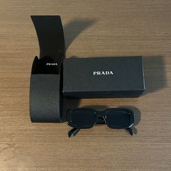 Prada sunglasses SPR17W **Read Description**