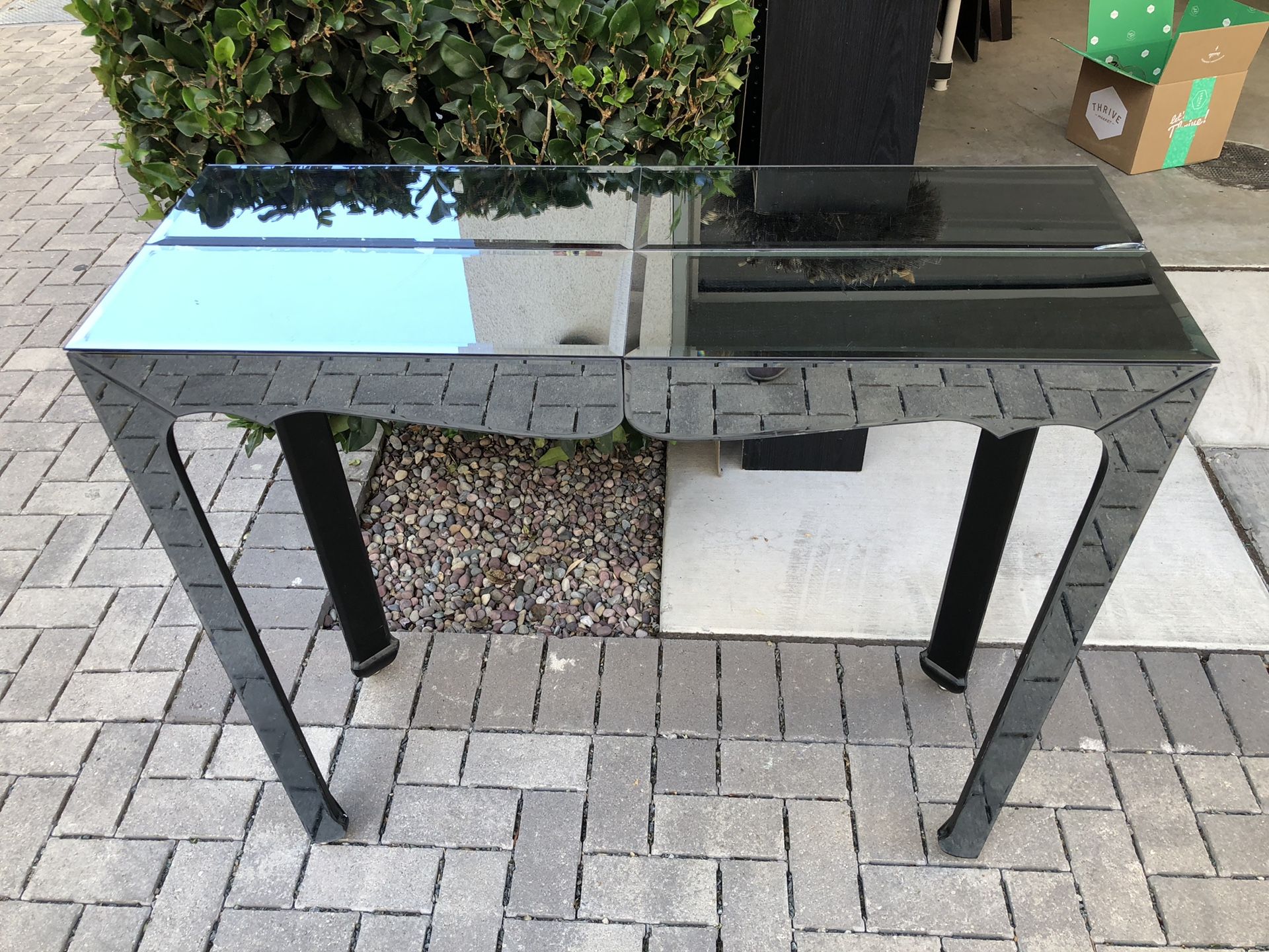 Mirrored Glass Farcleuse table