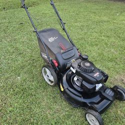 Craftsman 22" Self-propelled Lawn Mower 