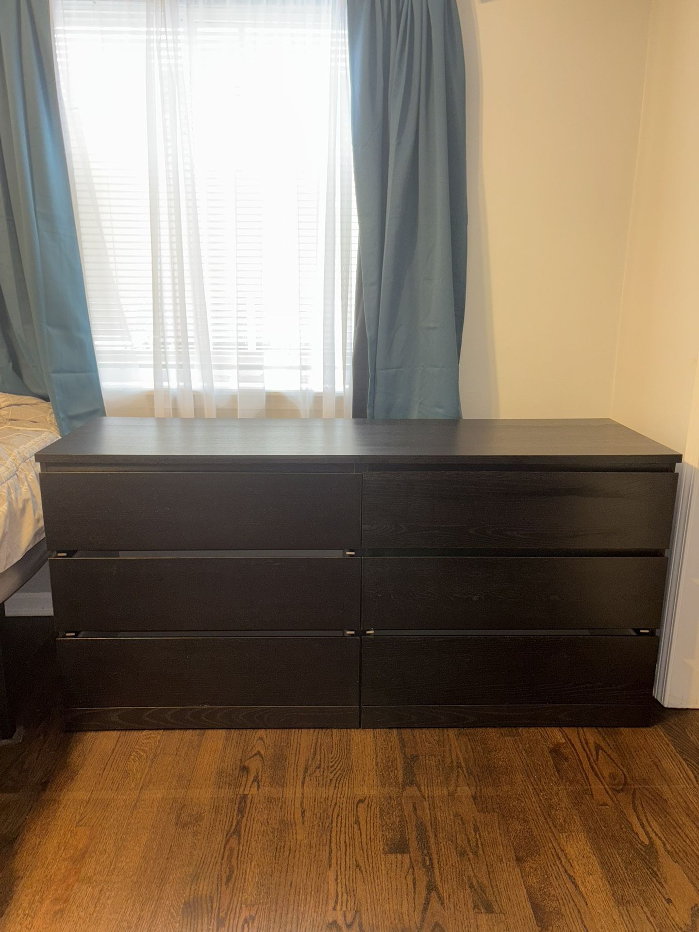 Black 6 Drawer dresser