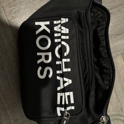 Micheal Kors Bag Like New 
