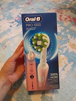 Oral-B Pro 1000 Rechargeable Toothbrush