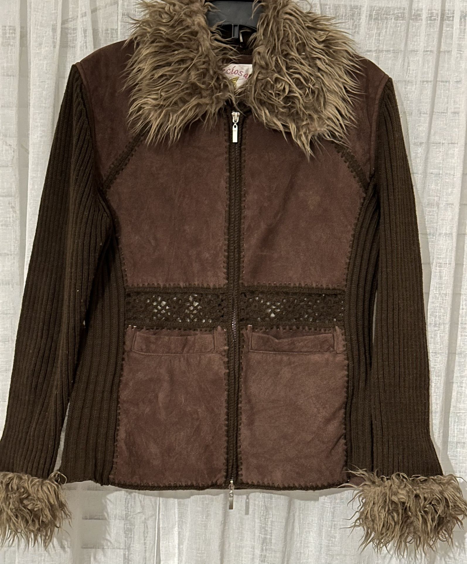 Y2K Stunning Jacket Sherpa Lined Collar Fur Removable Size XL Pit 2 Pit 18 inches and has stretch on the knitted parts on the sides