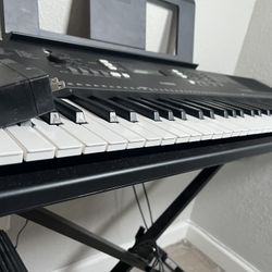 Yamaha PSR EW300 Portable Keyboard 