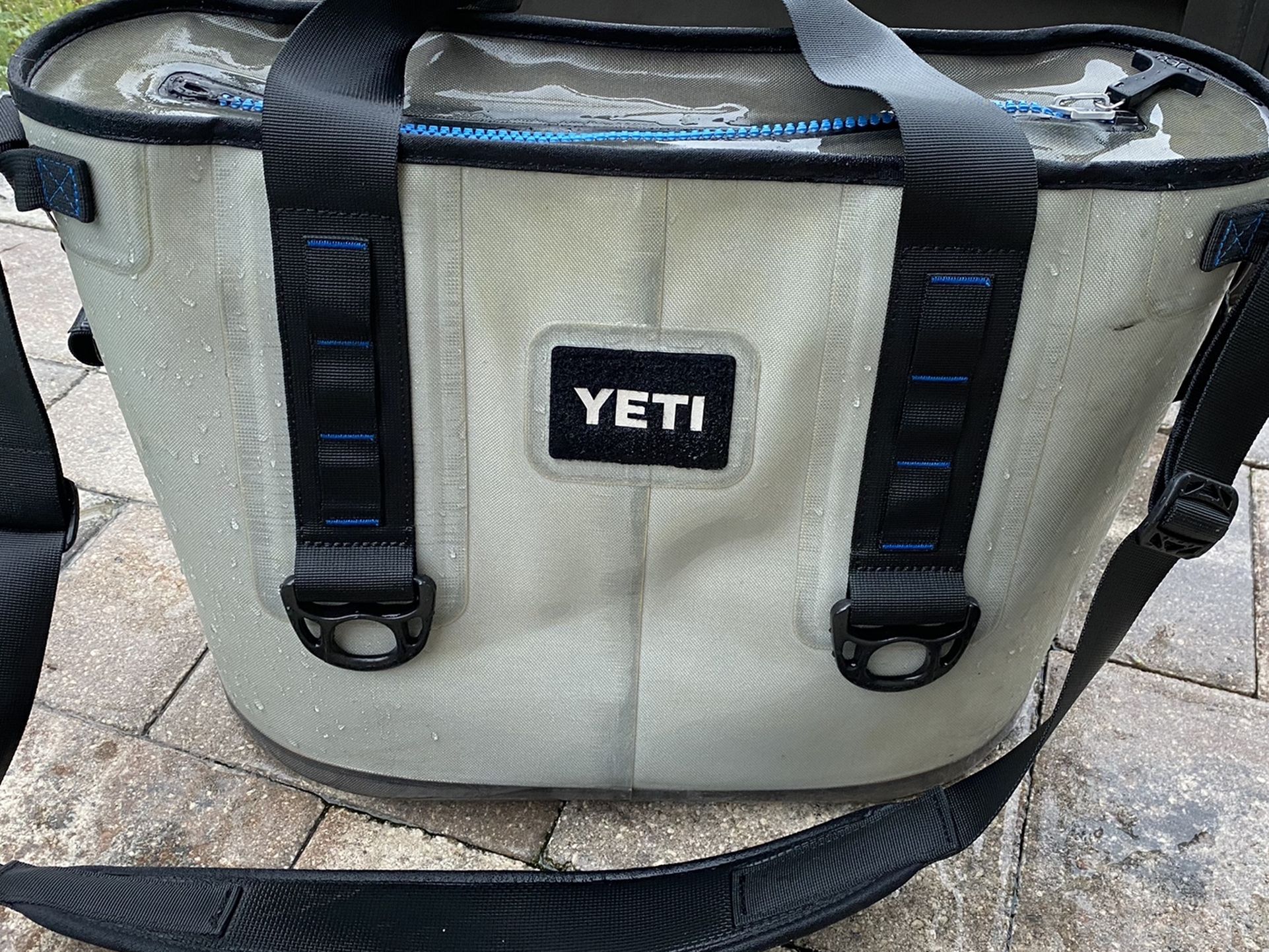 Yeti Hopper 30 Soft Cooler Zipper Bag
