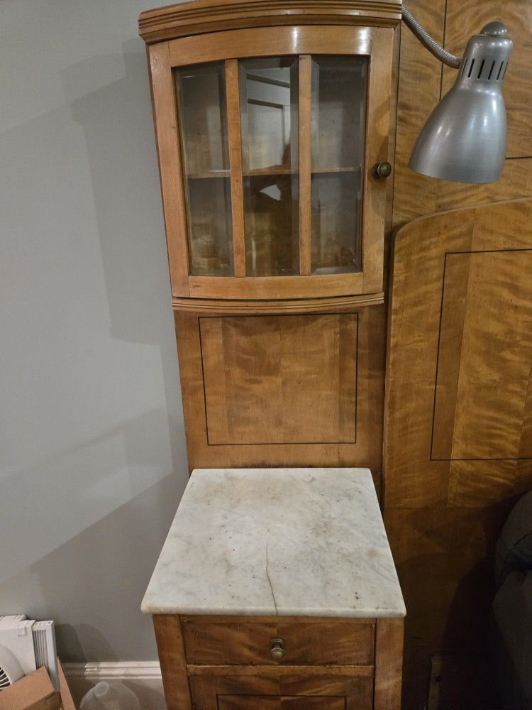 Free King/queen Headboard With Nightstands