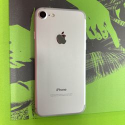 Iphone 7 128 gb unlocked With Store Warranty And Receipt 