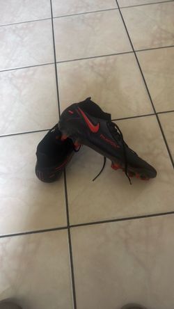 Nike phantom soccer cleats size 10.5