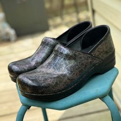 Dansko Shoes Patent Leather Lightning Marble Mule Clogs 43/W11
