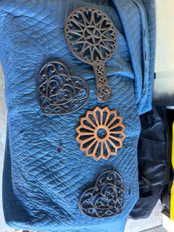 Cast-iron trivets
