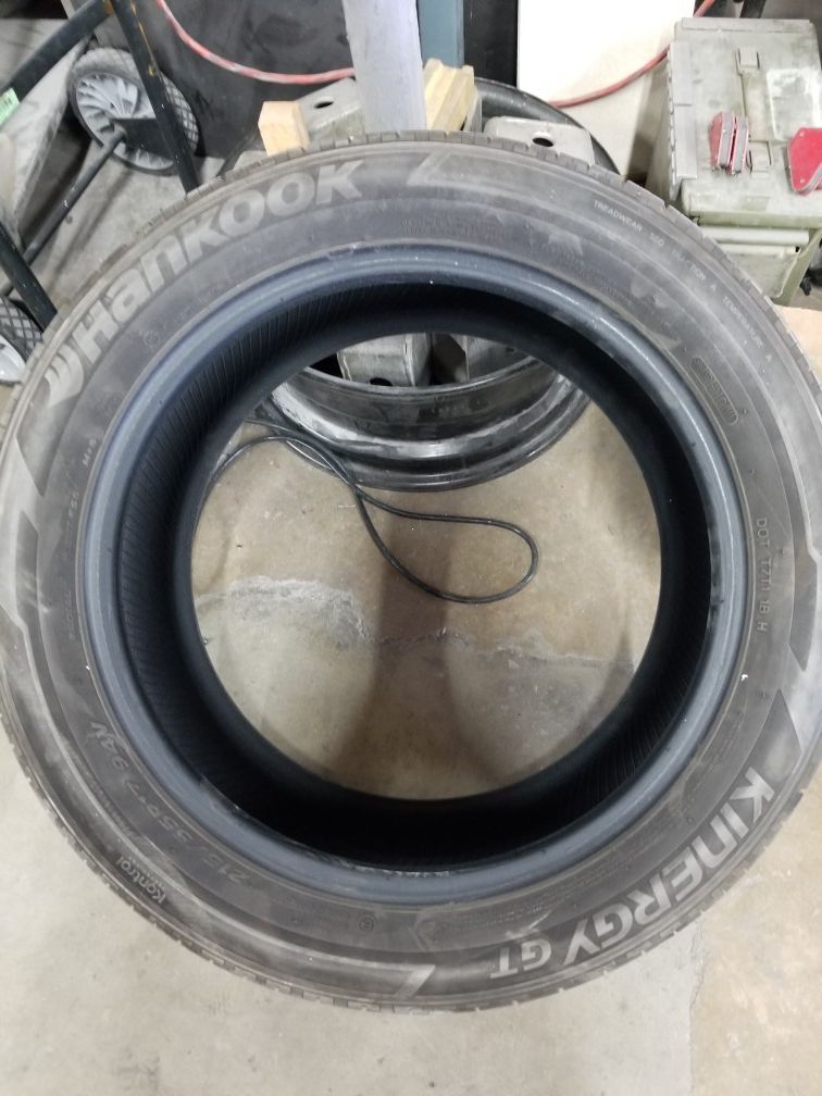 One Hankook Kinergy 215/55r17