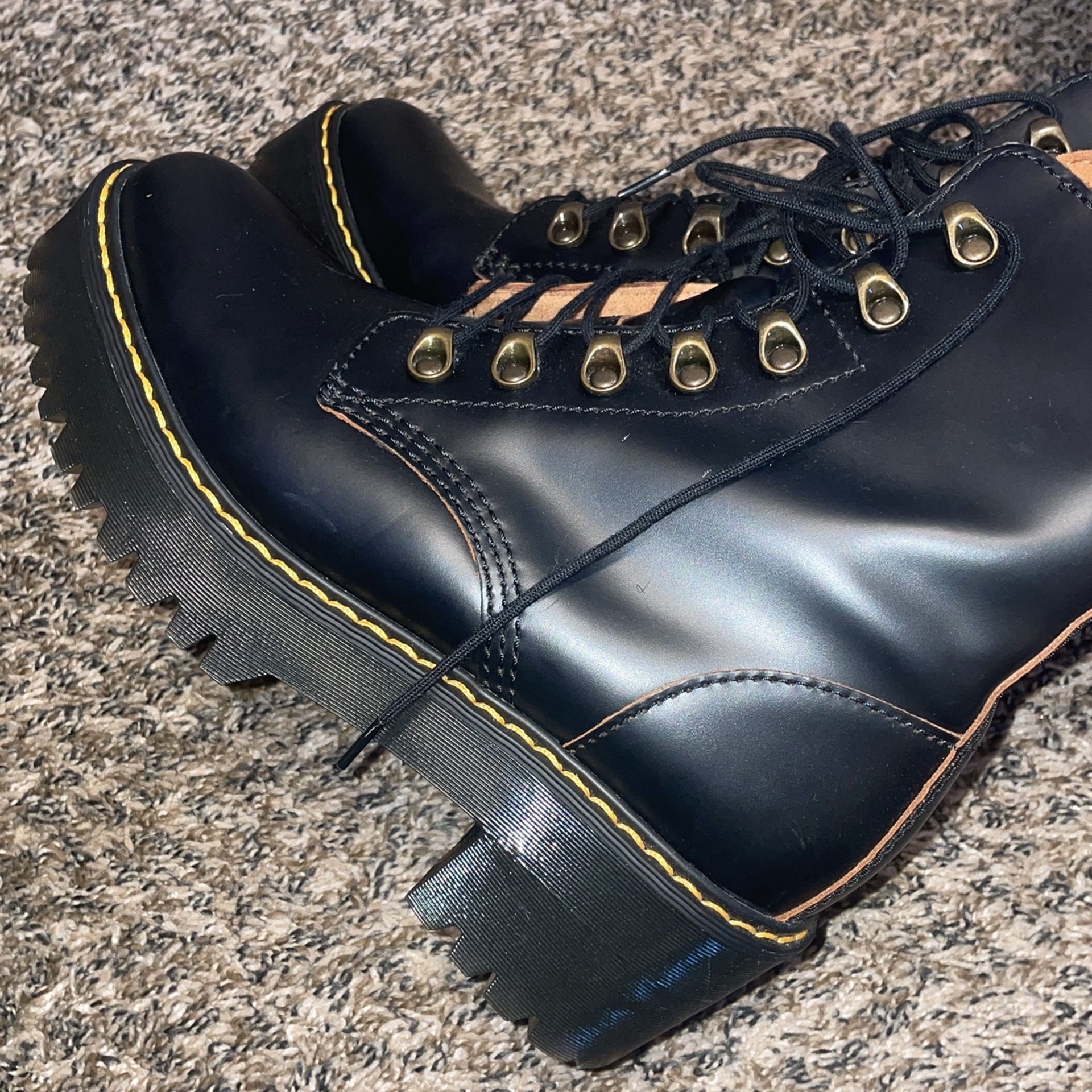 Dr Martens Smooth Heeled Leather Size 8