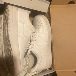 Size 9.5 - Nike Air Force 1 Low '07 White