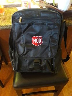 MOD MuIti pocket messenger laptop bag