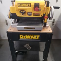 DeWalt DW735 Thickness Planer - New Condition